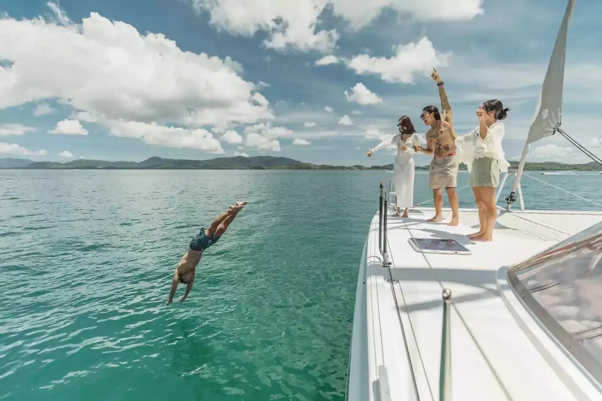 Boatcrowd