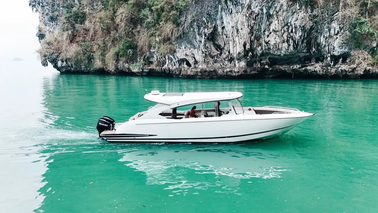 Boat Rental and Yacht Charter at the best yachting destinations around the world