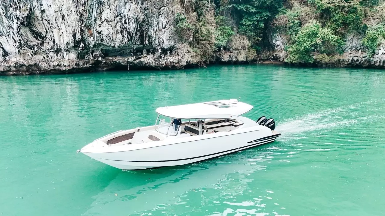 Boat Rental and Yacht Charter at the best yachting destinations around the world