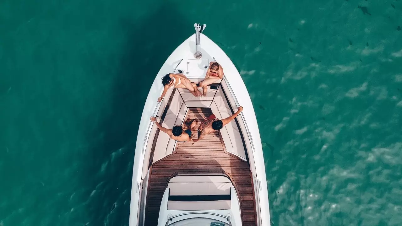 Boatcrowd