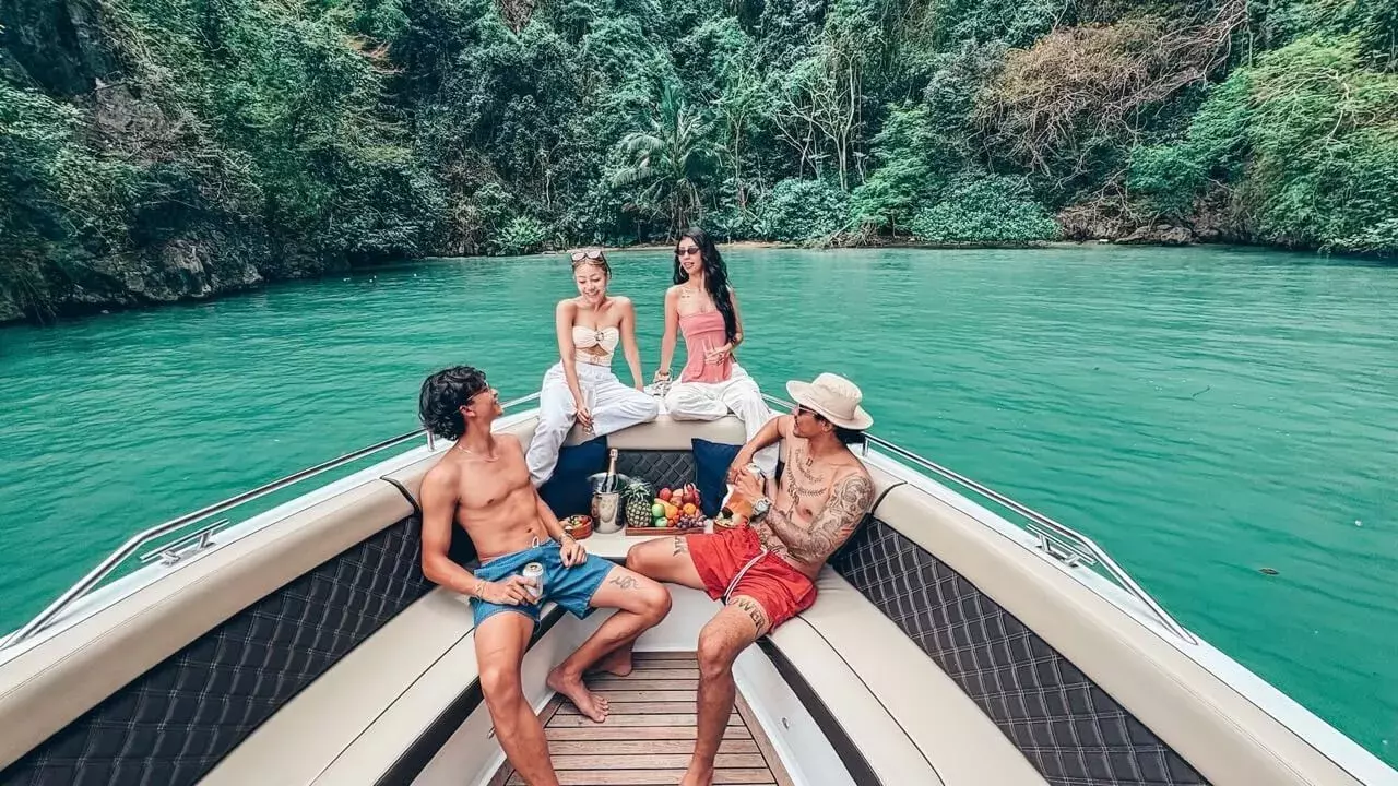 Boatcrowd