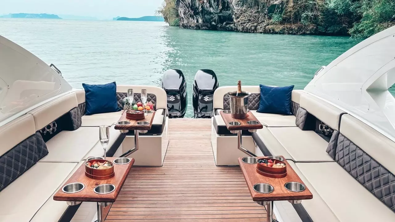 Boatcrowd