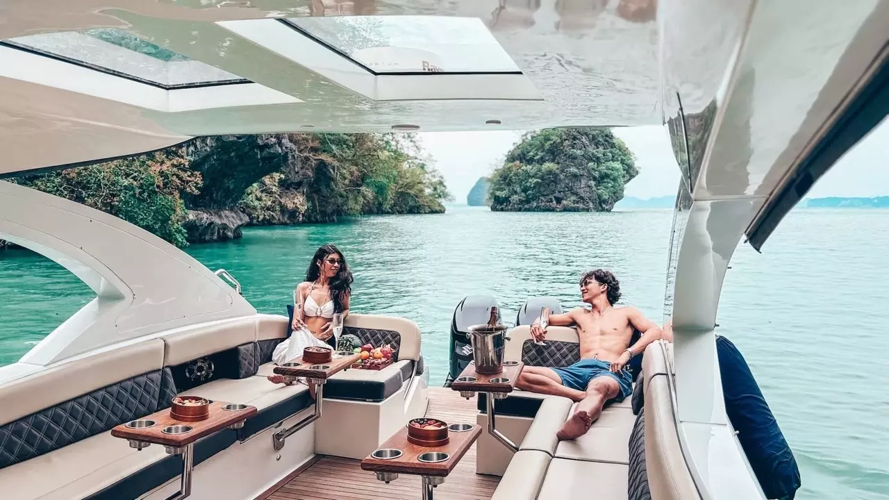 Boatcrowd