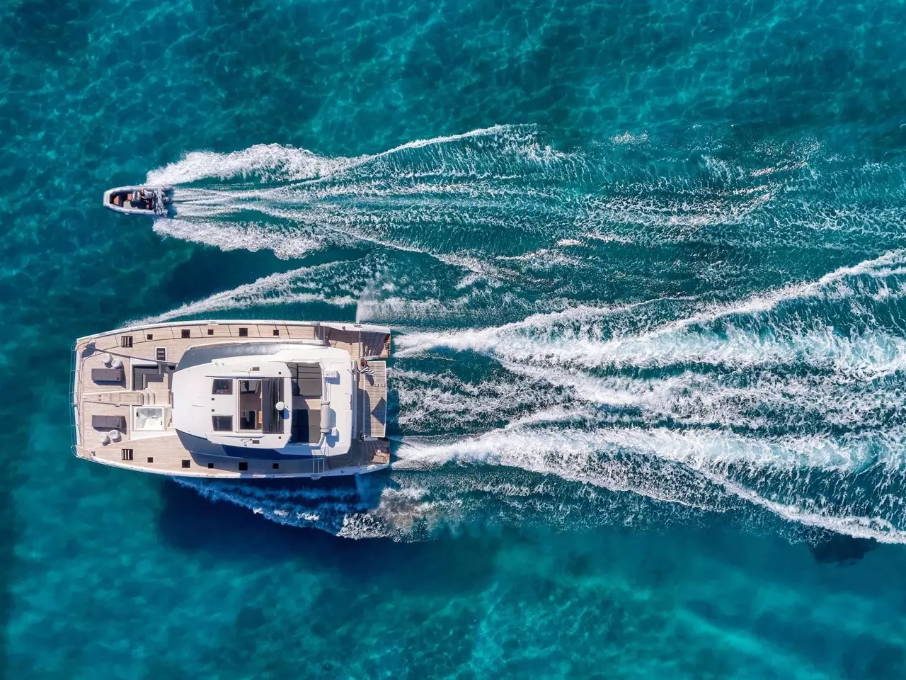 Boat Rental and Yacht Charter at the best yachting destinations around the world