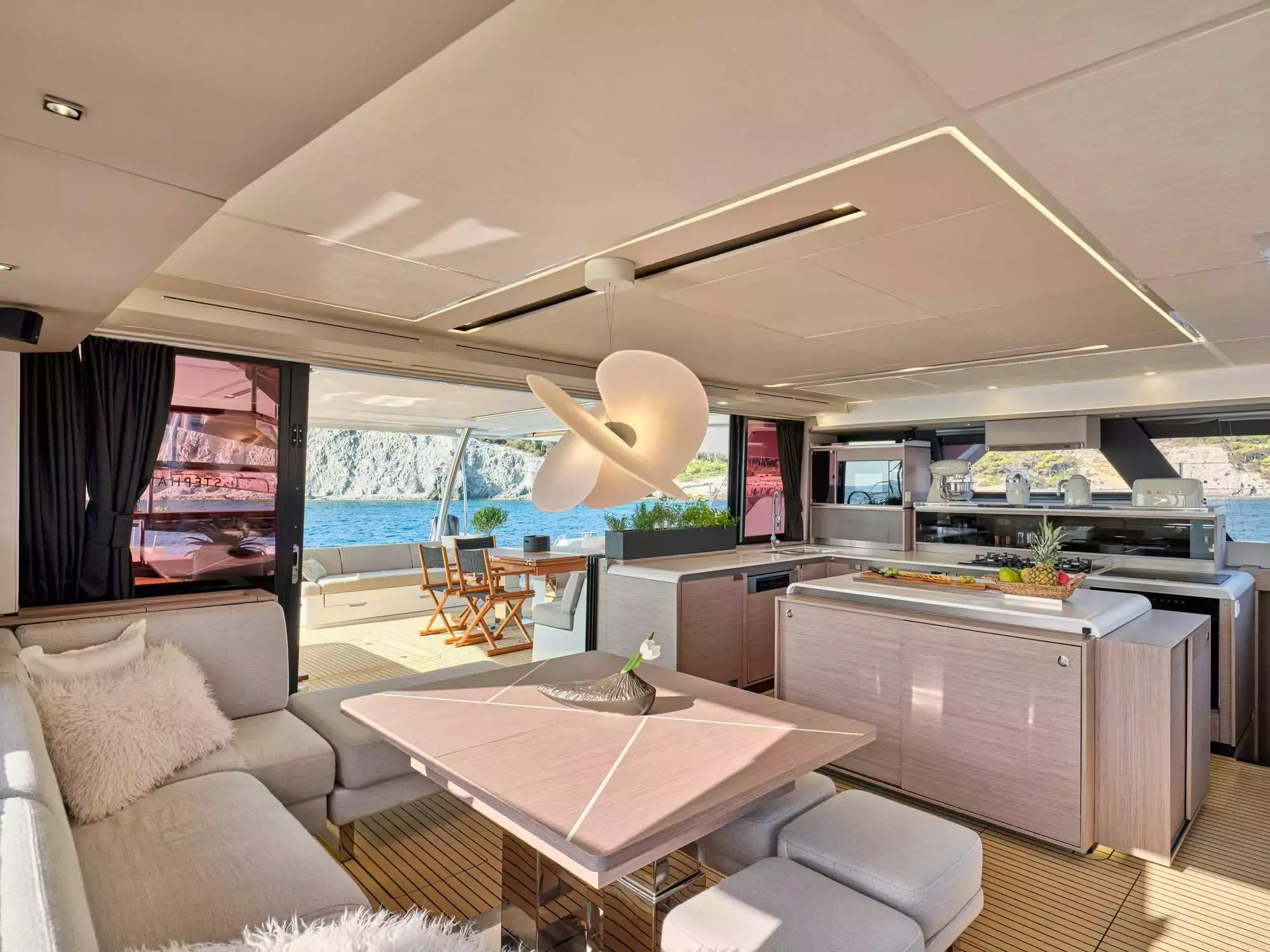 Boat Rental and Yacht Charter at the best yachting destinations around the world