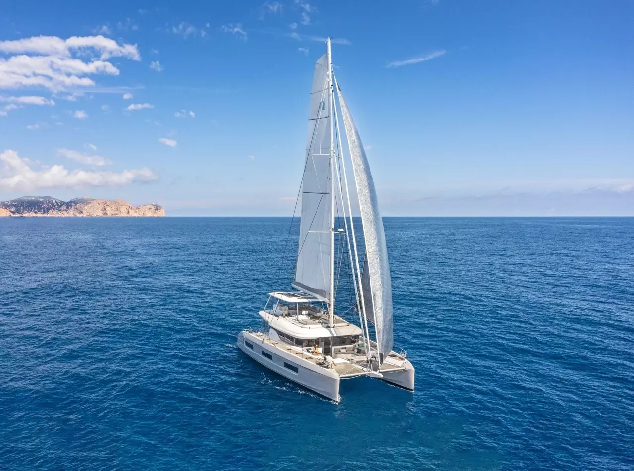 Lady M by Lagoon – Special Offer on Private Sailing Catamaran Rental