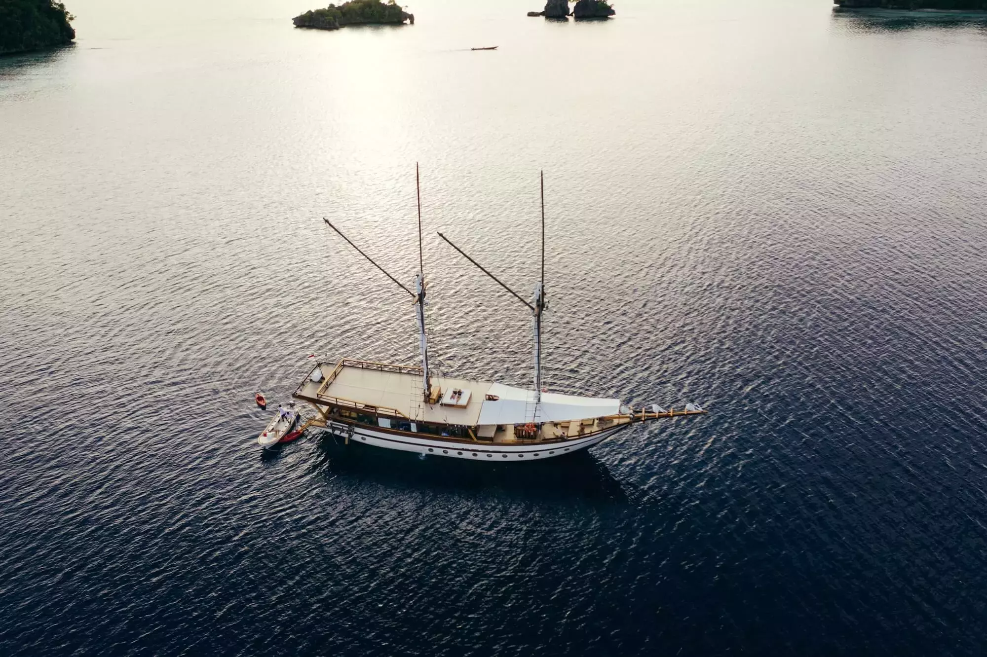 Senja by Yann Martinie – Special Offer on Private Motor Sailer Rental