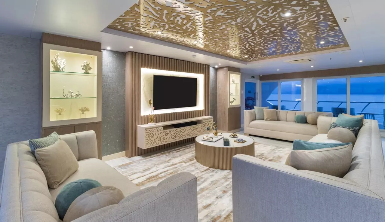 Elite Galapagos by Custom Made – Special Offer on Private Superyacht Rental