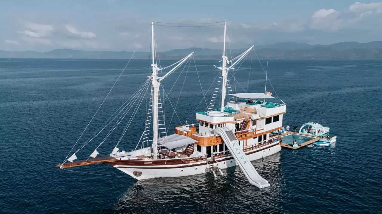 Kayra by Phinisi – Special Offer on Private Motor Sailer Rental