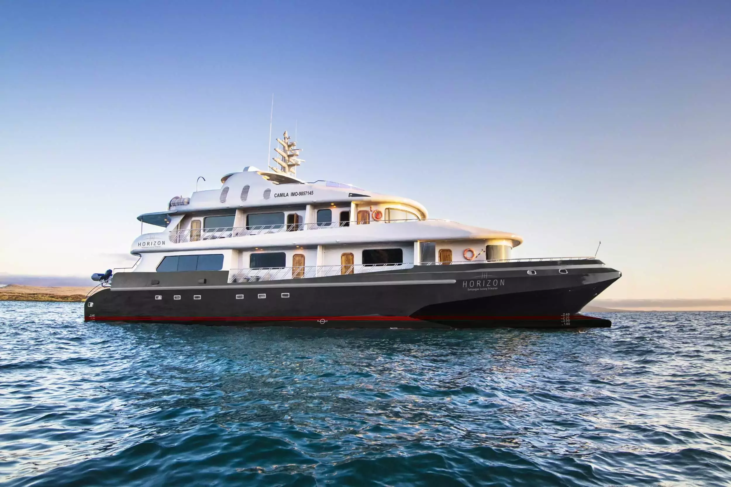 Galapagos Horizon by Lyman Morse – Special Offer on Private Motor Yacht Rental