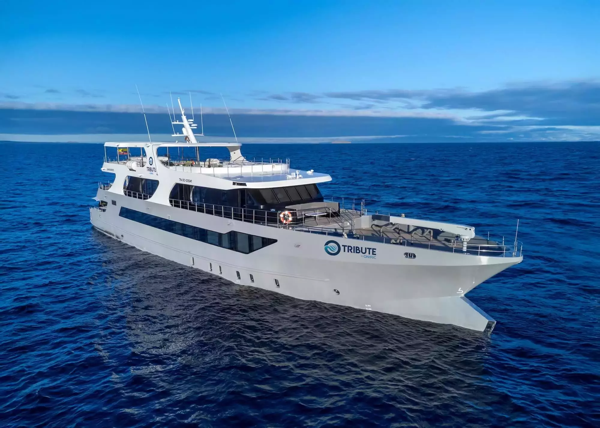 Galapagos Tribute by Tecnavin – Special Offer on Private Superyacht Rental