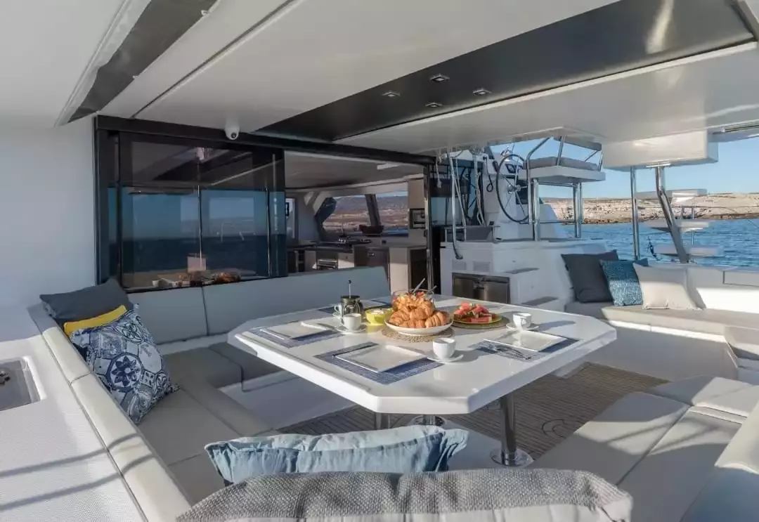 Leo50 by Leopard – Special Offer on Private Luxury Catamaran Rental