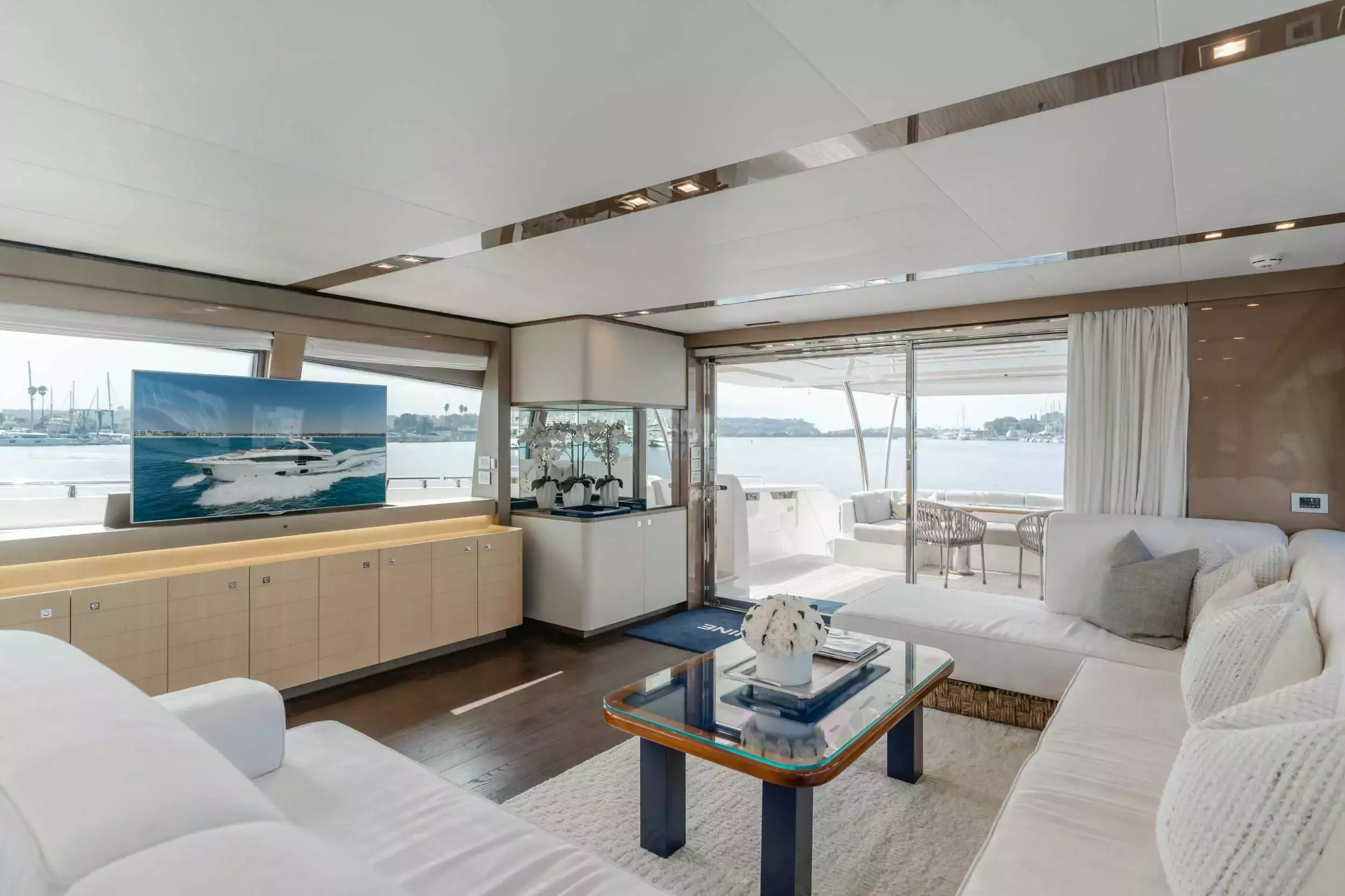 Sol Shine by Ferretti – Private Motor Yacht Charter in Newport – Special Offer at Boatcrowd