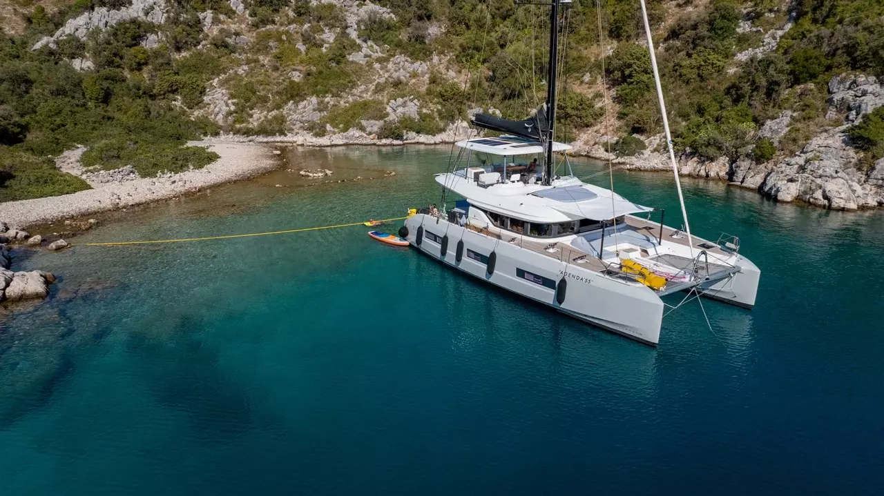 Agenda 55 by Lagoon – Special Offer on Private Sailing Catamaran Rental