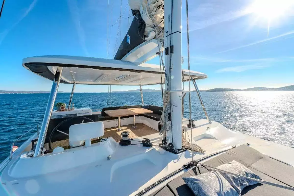 Black Caviar by Lagoon – Special Offer on Private Sailing Catamaran Rental