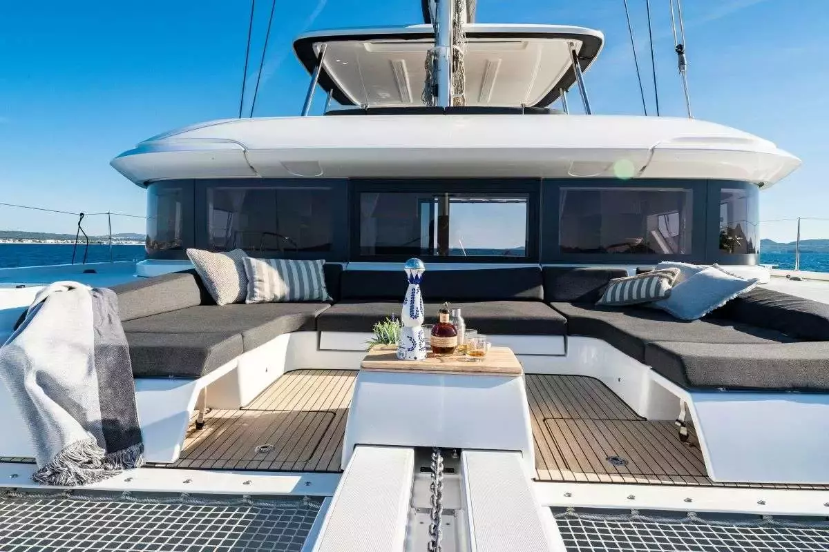 Black Caviar by Lagoon – Special Offer on Private Sailing Catamaran Rental