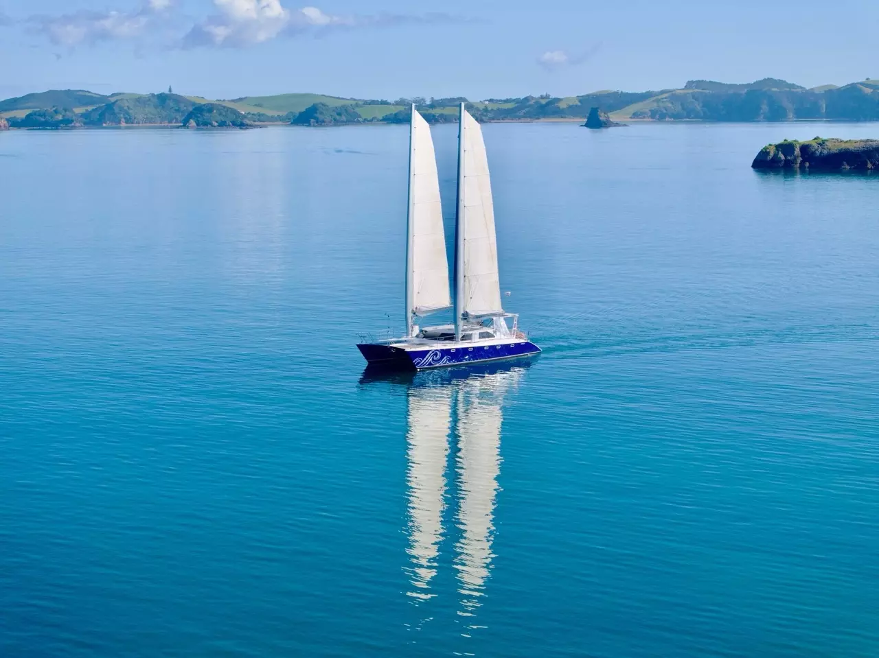 Cool Change by Kelsall – Special Offer on Private Sailing Catamaran Rental