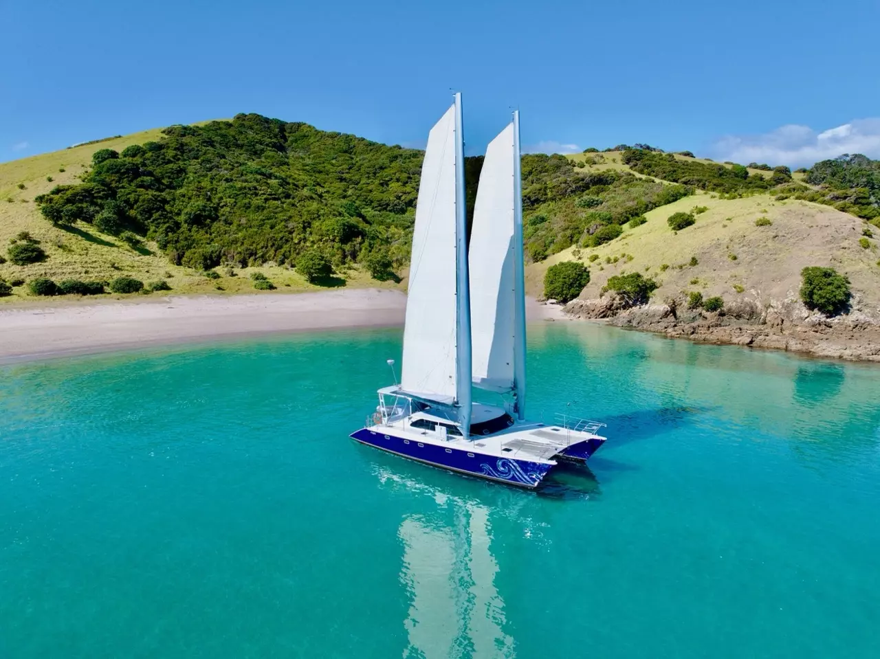 Cool Change by Kelsall – Special Offer on Private Sailing Catamaran Rental
