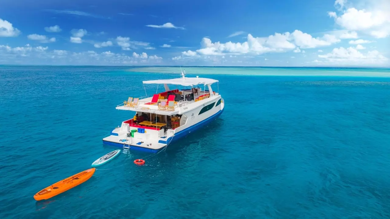 Misraab by Custom Safari – Special Offer on Private Motor Yacht Rental