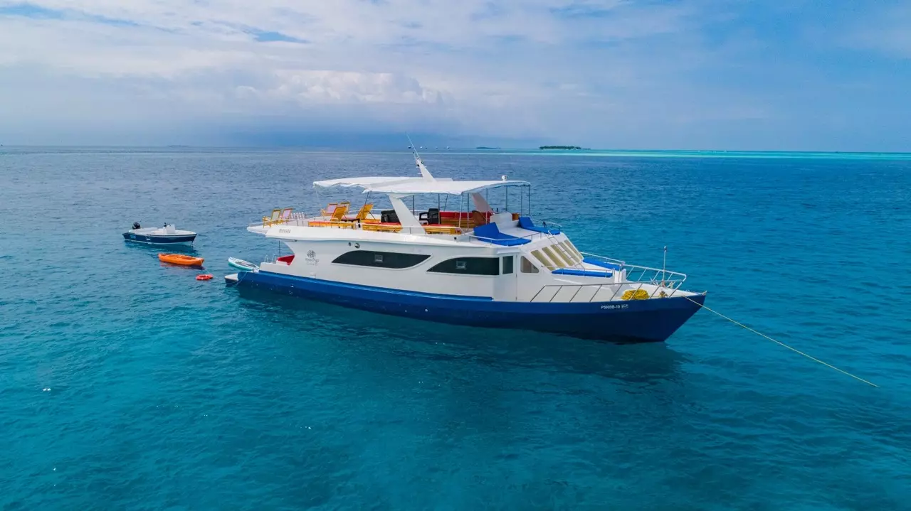 Misraab by Custom Safari – Special Offer on Private Motor Yacht Rental