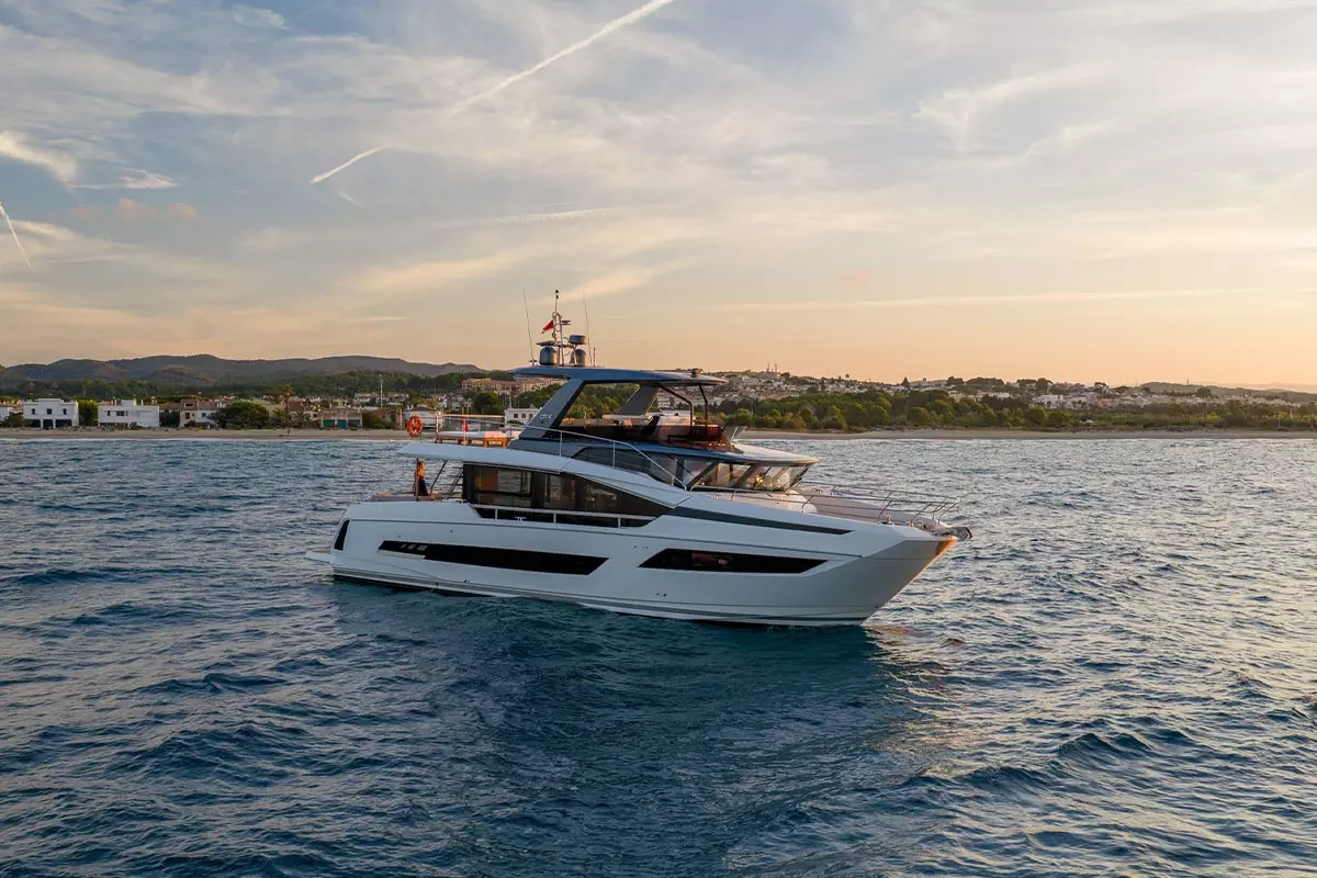 Enthusiast by Prestige Yachts – Private Motor Yacht Charter in Cap DAil – Special Offer at Boatcrowd