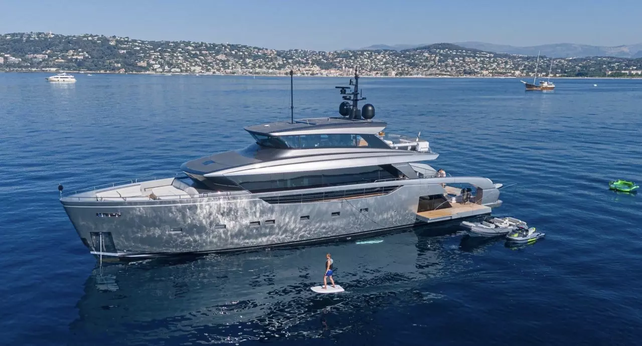 New York by Sanlorenzo – Private Superyacht Charter in Cap DAil – Special Offer at Boatcrowd