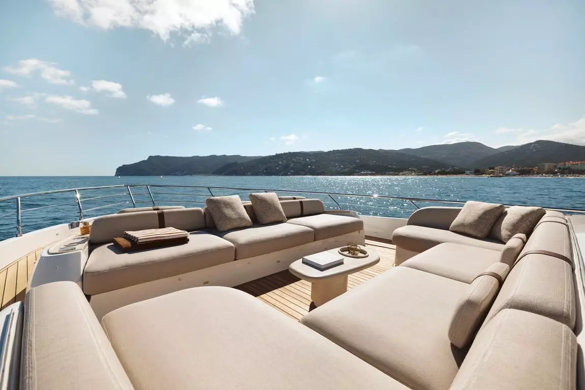Explora by Azimut – Private Motor Yacht Charter in Sicily – Special Offer at Boatcrowd