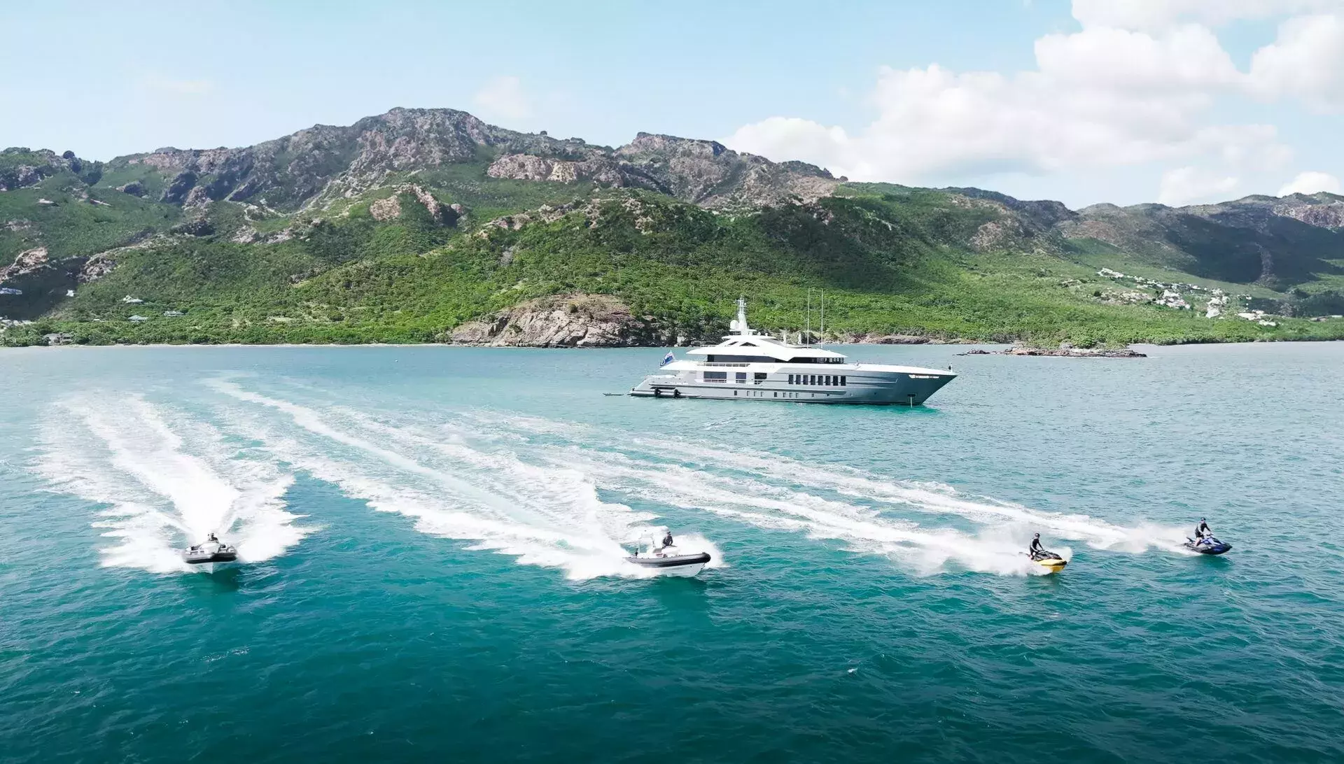 Reliance by Heesen – Special Offer on Private Superyacht Rental